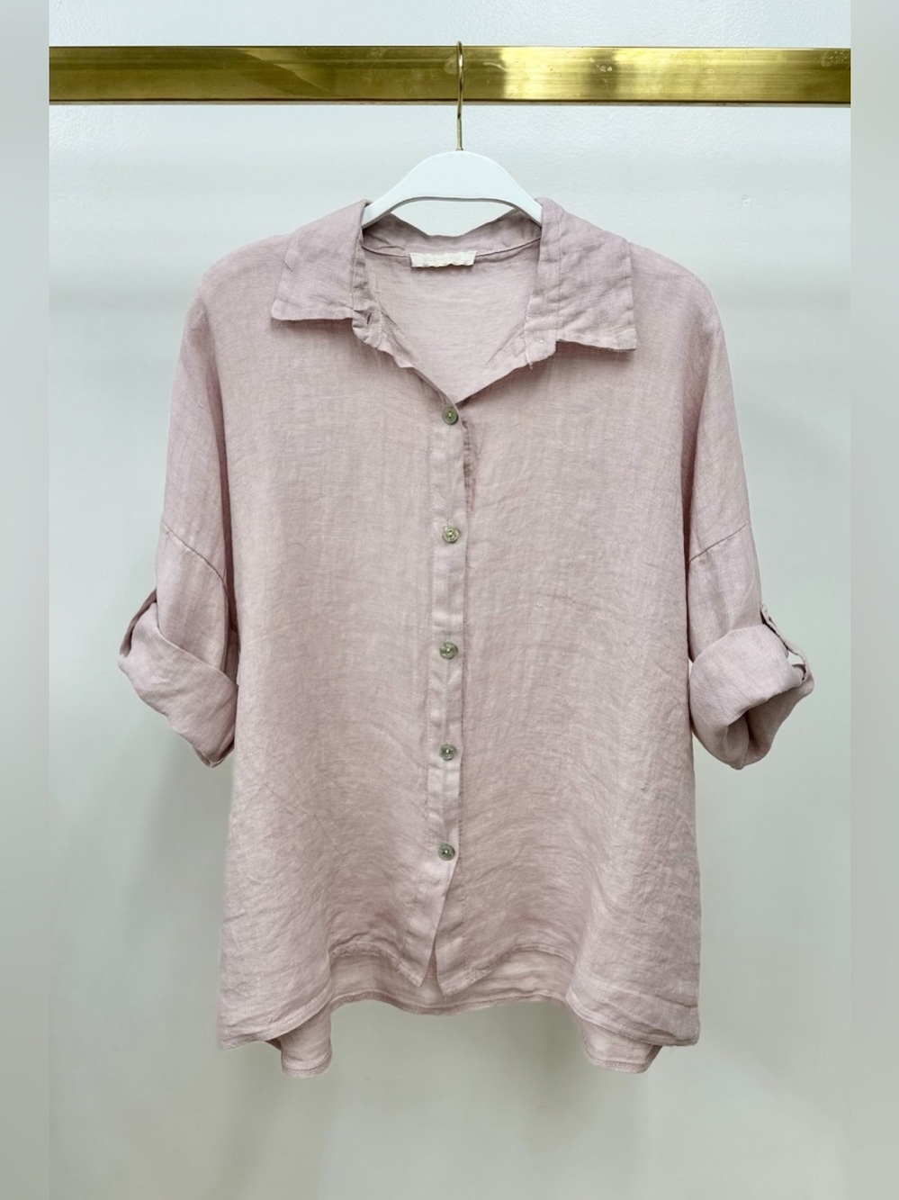 (113009-DUS) BUTTON DOWN ROLL TAB SLEEVE LINEN TOP